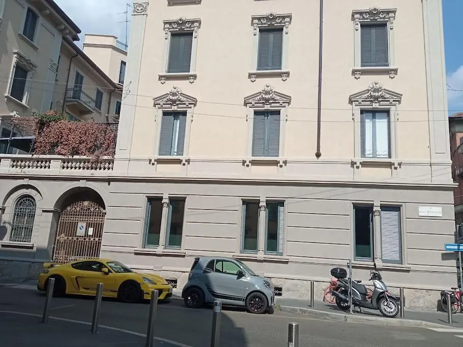 Porta Venezia Bell'Epoque Monolocale Apartment Milan